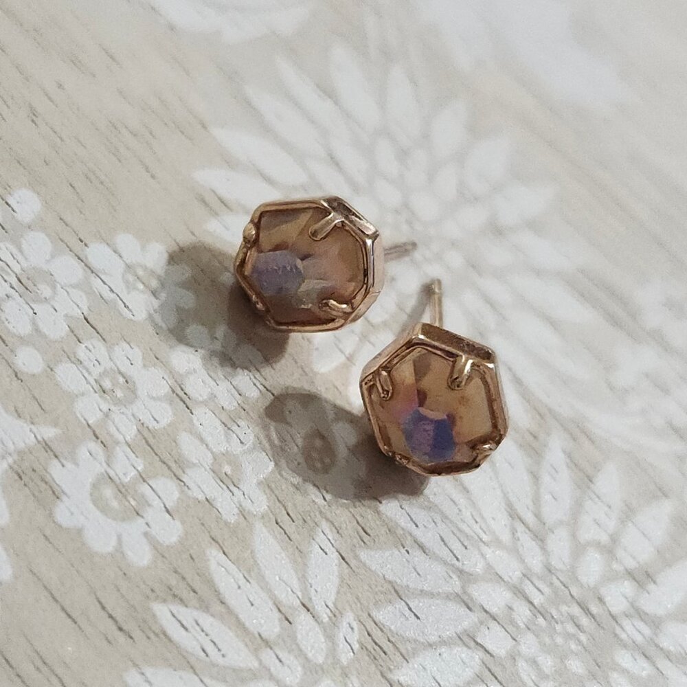 Kendra Scott Iridescent Peach Hazel Rose Gold Stud Earrings